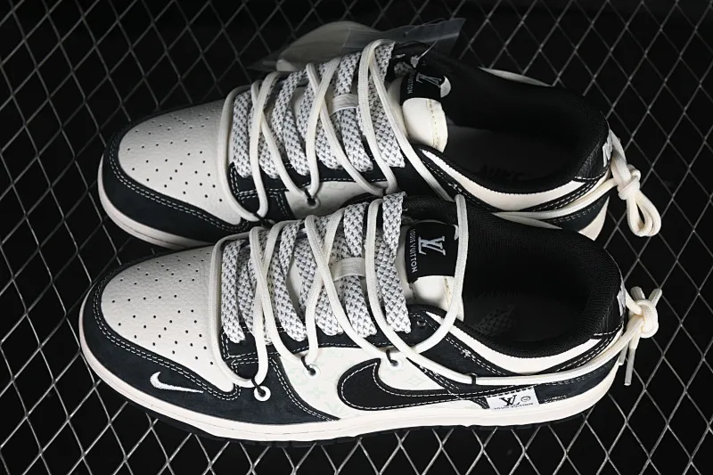 All categories Nk SB Dunk Series Nk SB Dunk Low High-end customized low-top sneakers Nike SB Dunk Low Matte black and white High-end customized low-top casual sneakers YX5066-396